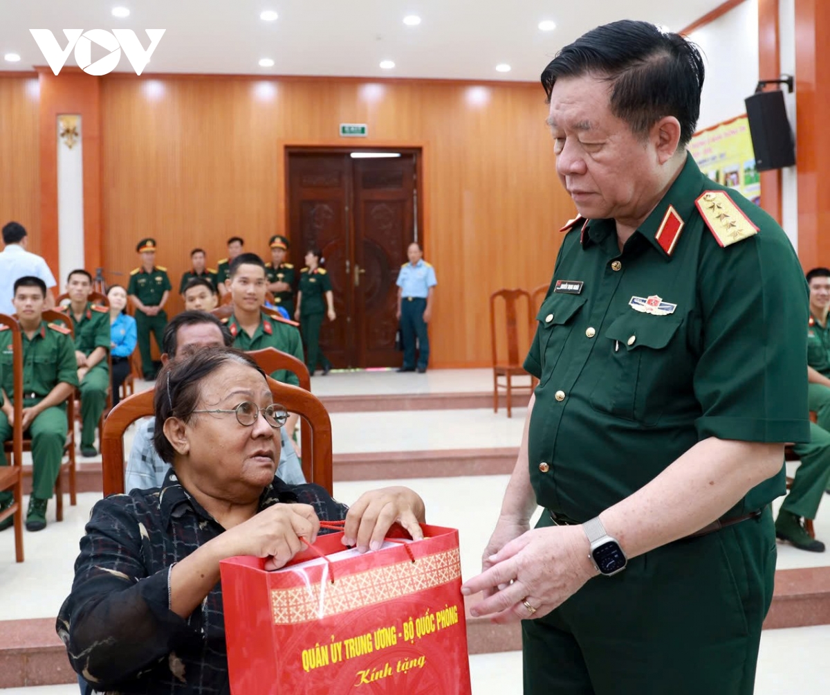 Dai tuong nguyen trong nghia tri an gia dinh chinh sach tai khanh hoa hinh anh 1