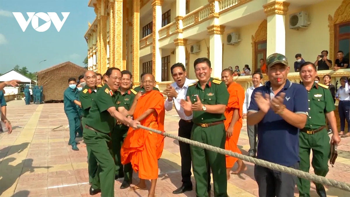 Am ap nghia tinh quan dan trong ngay tet chol chnam thmay hinh anh 5