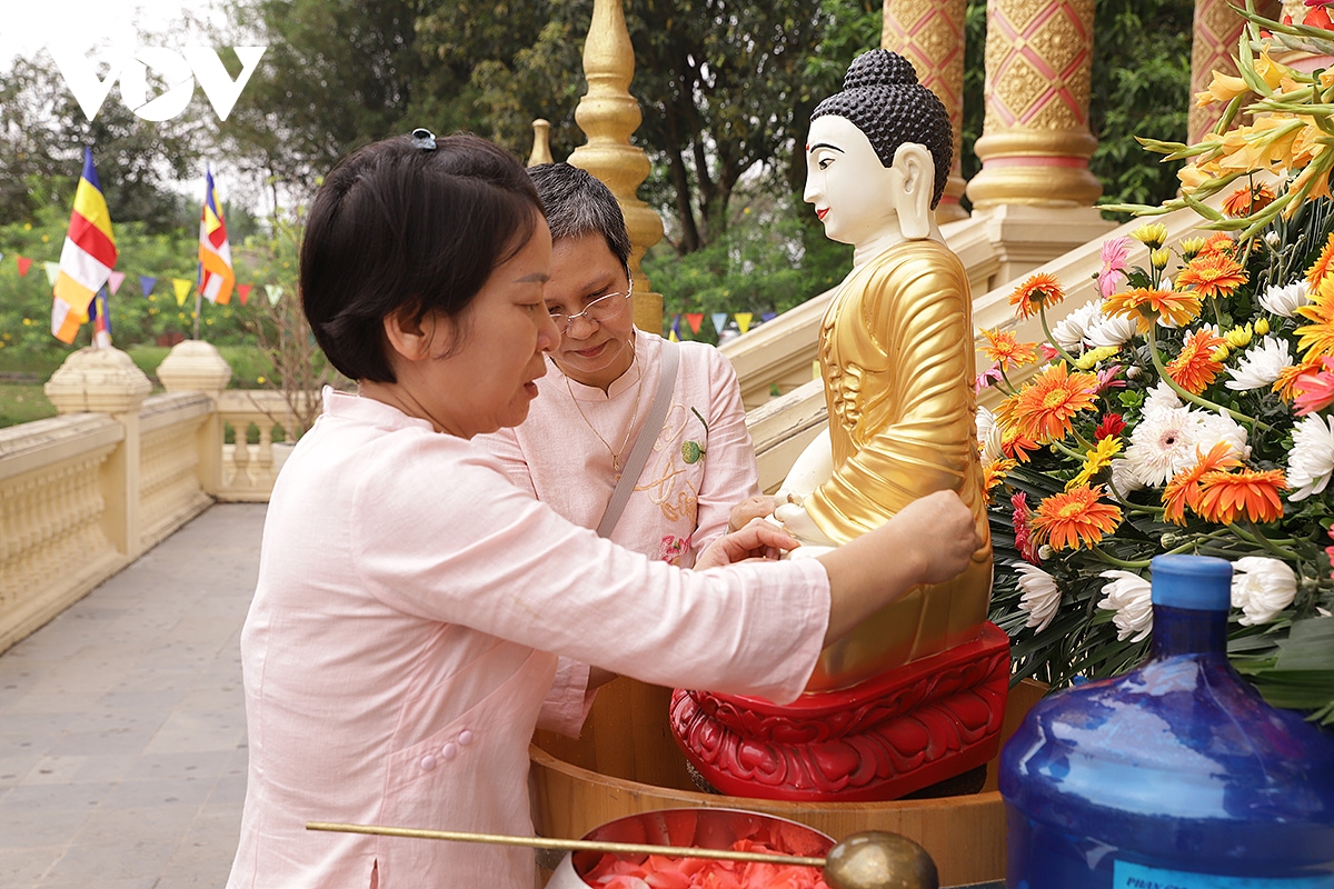 tet chol chnam thmay noi tinh hoa van hoa khmer duoc gin giu va lan toa hinh anh 2