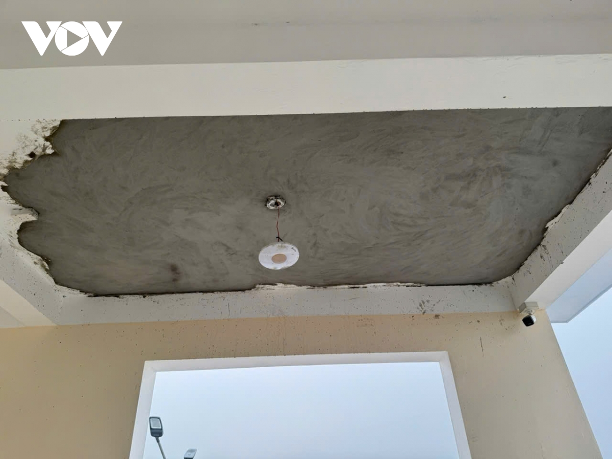 truong moi 65 ty o phu tho chua ban giao da roi vua tran, hoc sinh phai nhap vien hinh anh 15