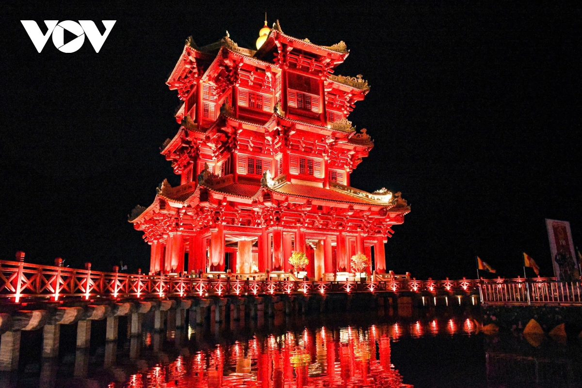 can canh thap chuong tay yen tu lung linh ve dem o bac ninh hinh anh 3