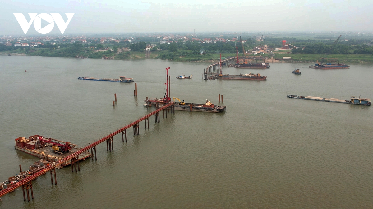 chay dua tien do thi cong cau van phuc, ha noi truoc mua lu hinh anh 2