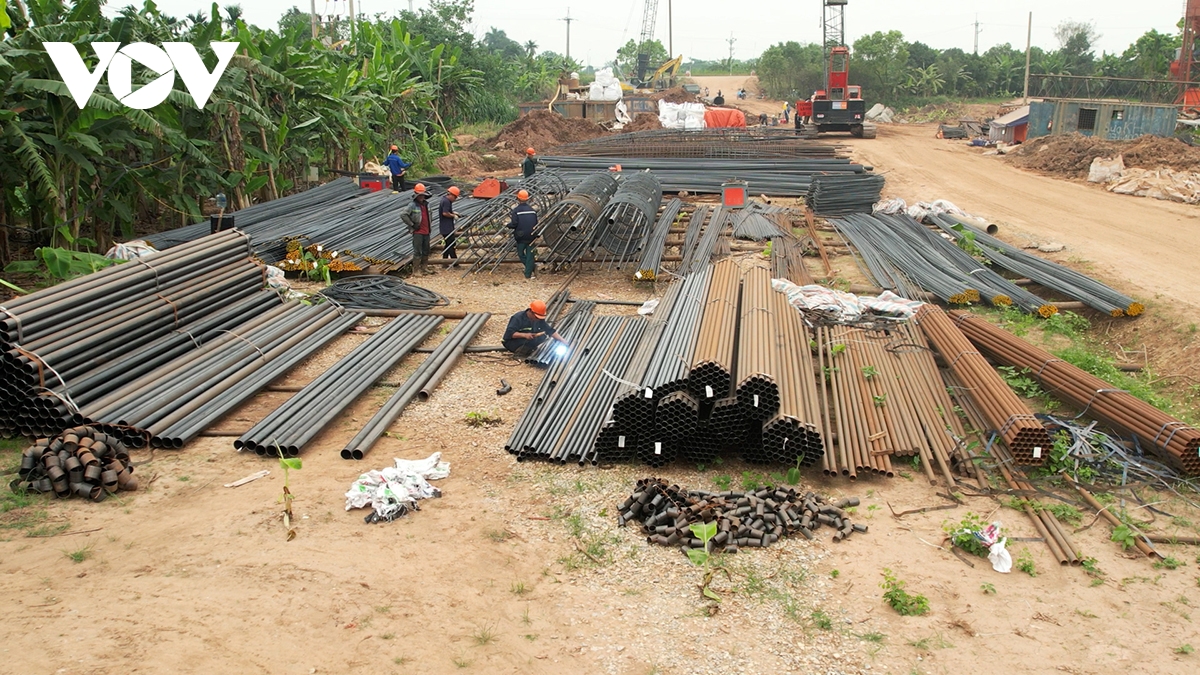 chay dua tien do thi cong cau van phuc, ha noi truoc mua lu hinh anh 11