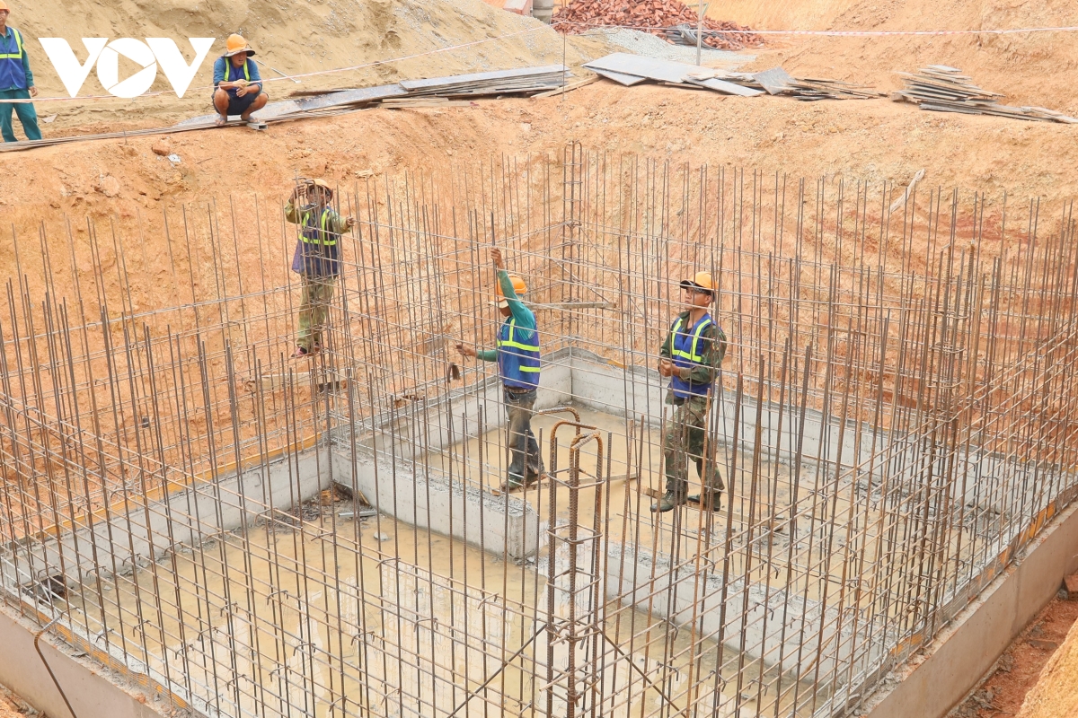 xuyen le xay dung truong noi bien gioi quang ngai hinh anh 5