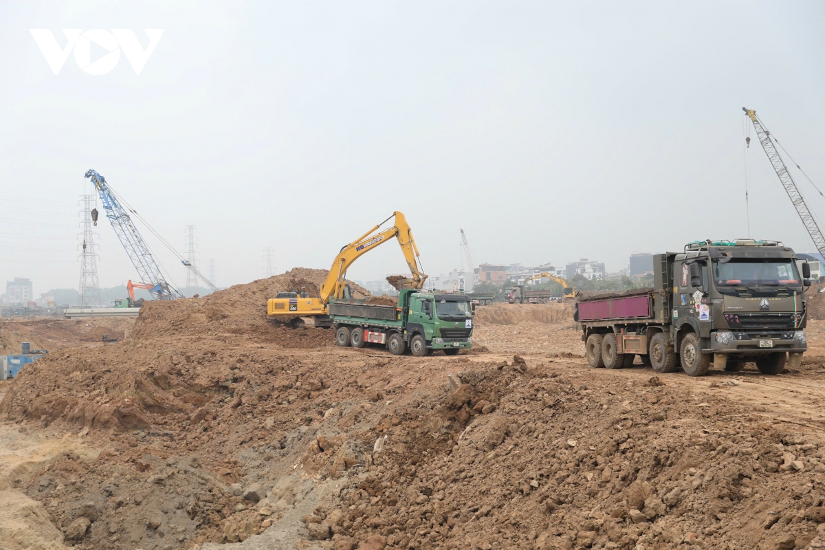 bi thu thanh uy ha noi kiem tra tien do cac cong trinh trong diem hinh anh 2