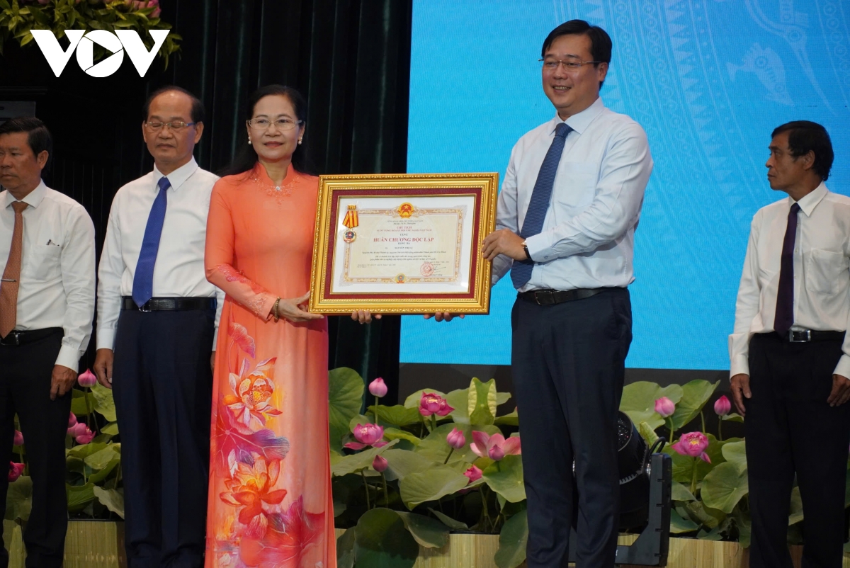 thi dua yeu nuoc o tp.hcm gan truc tiep voi chi tieu tang truong 2 con so hinh anh 3