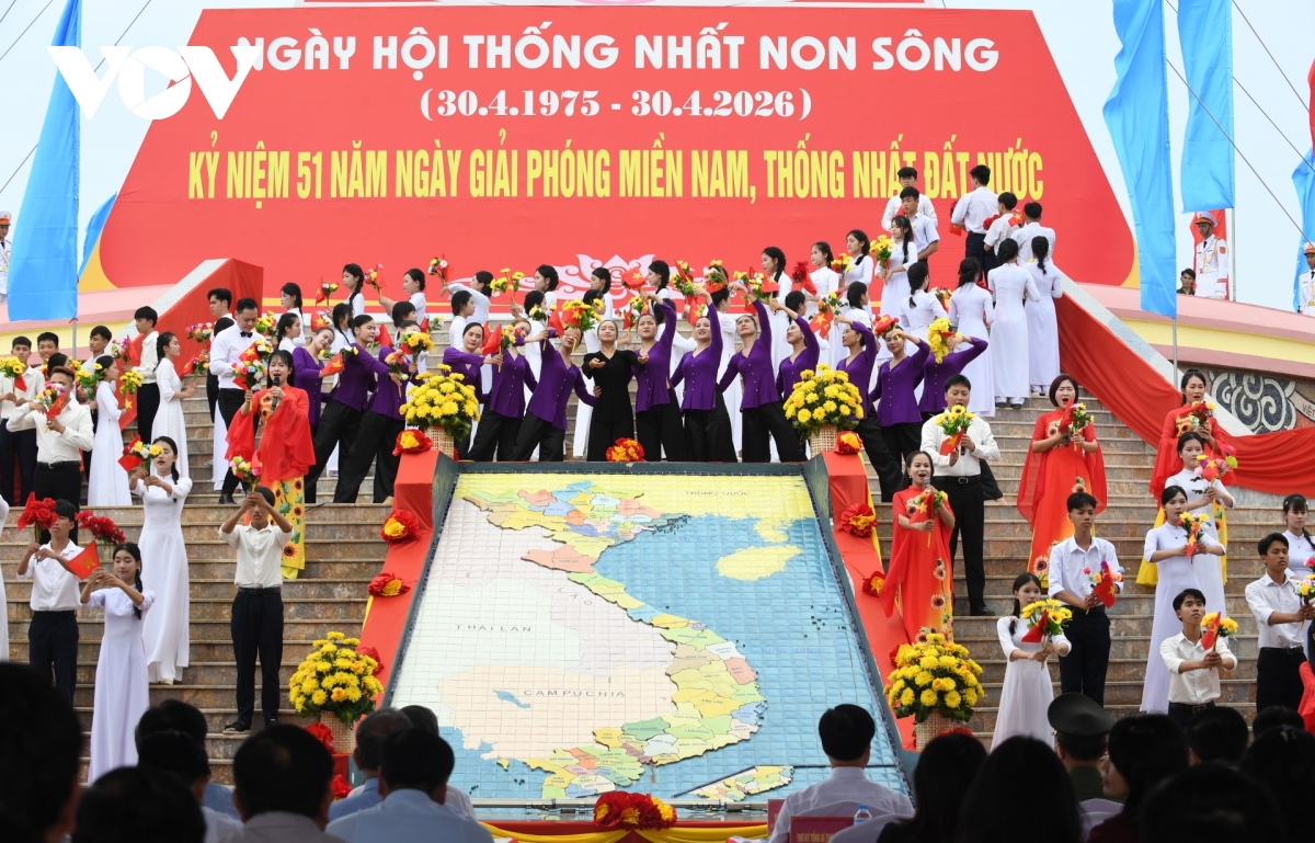 le thuong co - bieu tuong cua khat vong thong nhat non song hinh anh 1