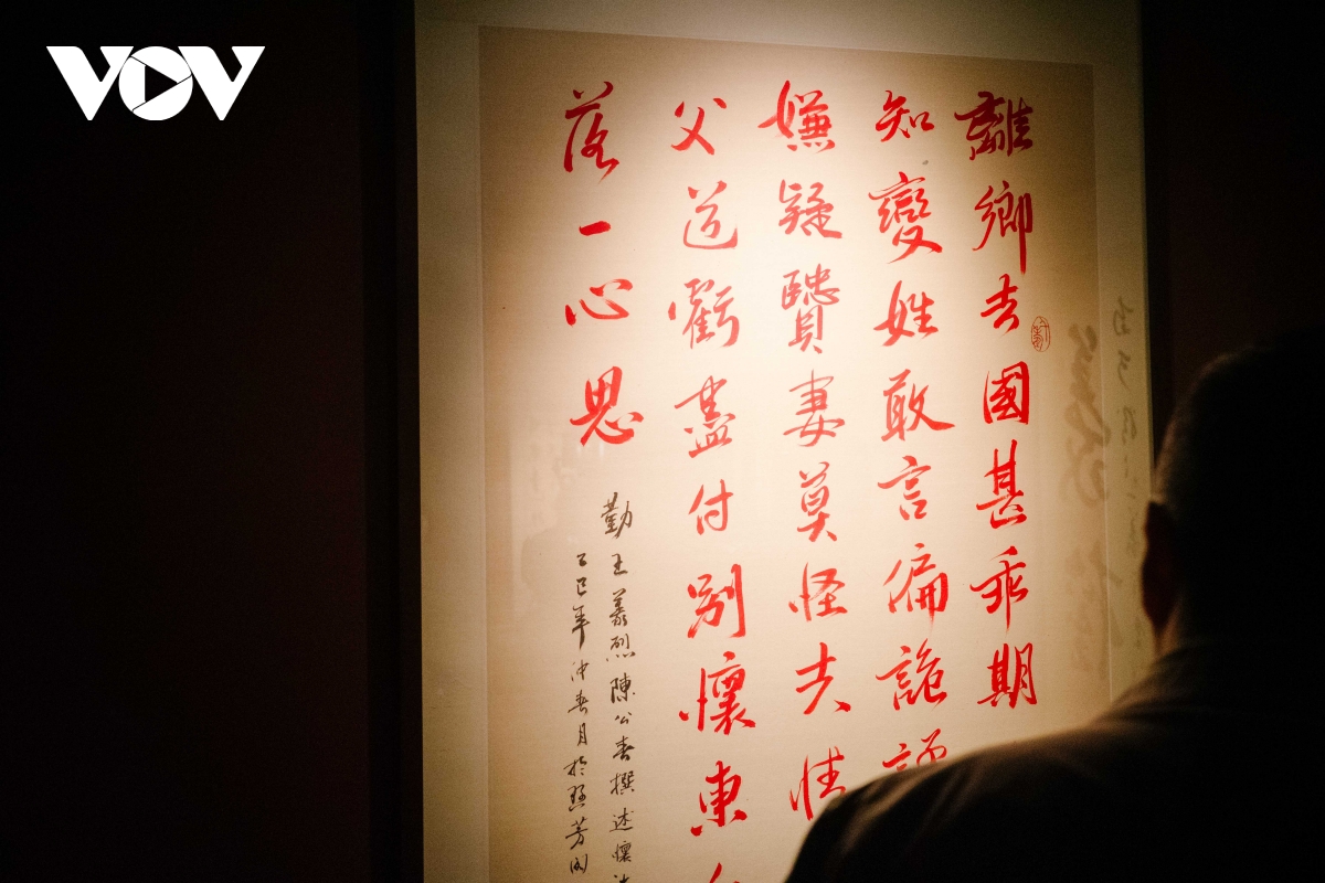 tho can vuong trong net but hoi sinh tinh than mot thoi dai bang thu phap hinh anh 9