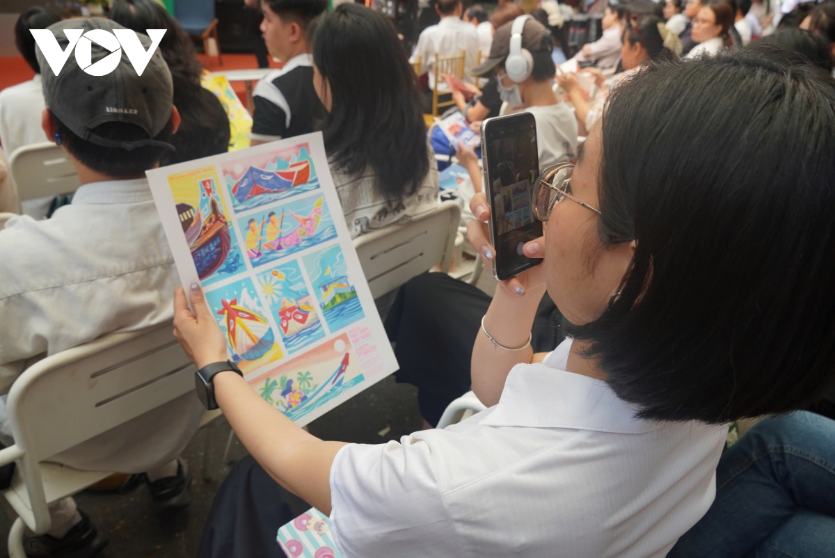 tp.hcm ra mat thu vien khong sach hinh anh 3