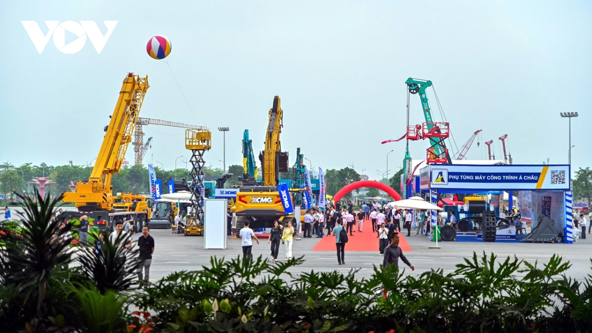 17 quoc gia tham du trien lam cong nghe khai khoang va xay dung tai viet nam hinh anh 4