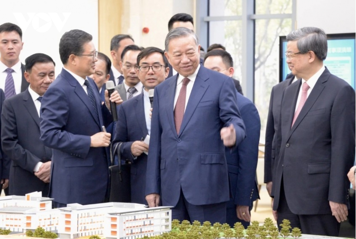 party chief and president to lam visits xiong an new area in china s hebei picture 2
