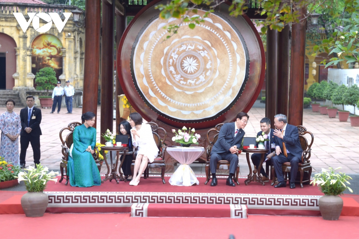 tong bi thu, chu tich nuoc va tong thong han quoc tham quan hoang thanh thang long hinh anh 5