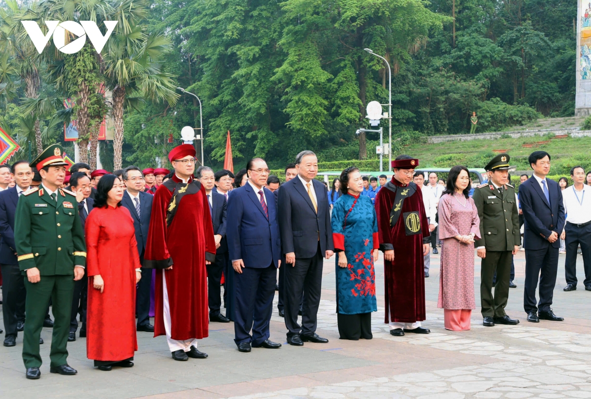 tong bi thu, chu tich nuoc to lam dang huong tuong niem cac vua hung hinh anh 1