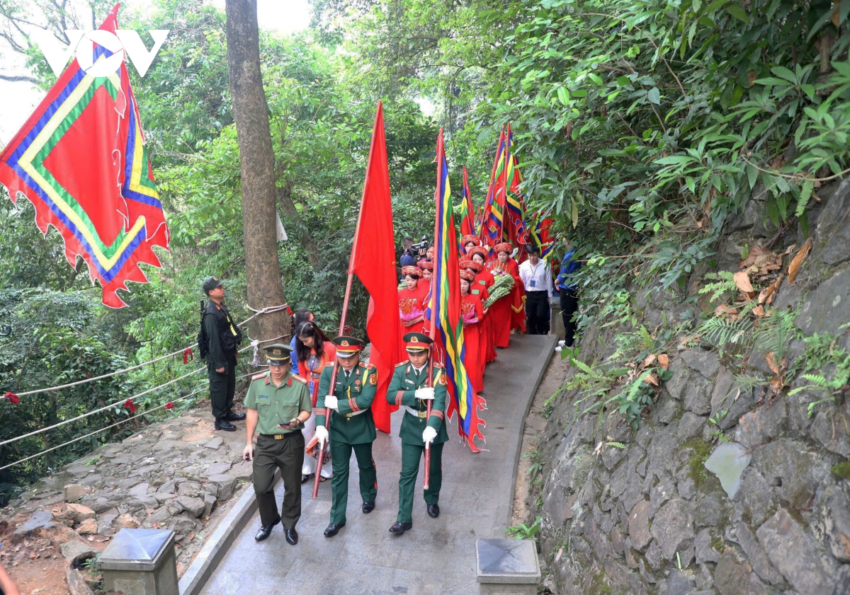 tong bi thu, chu tich nuoc to lam dang huong tuong niem cac vua hung hinh anh 7