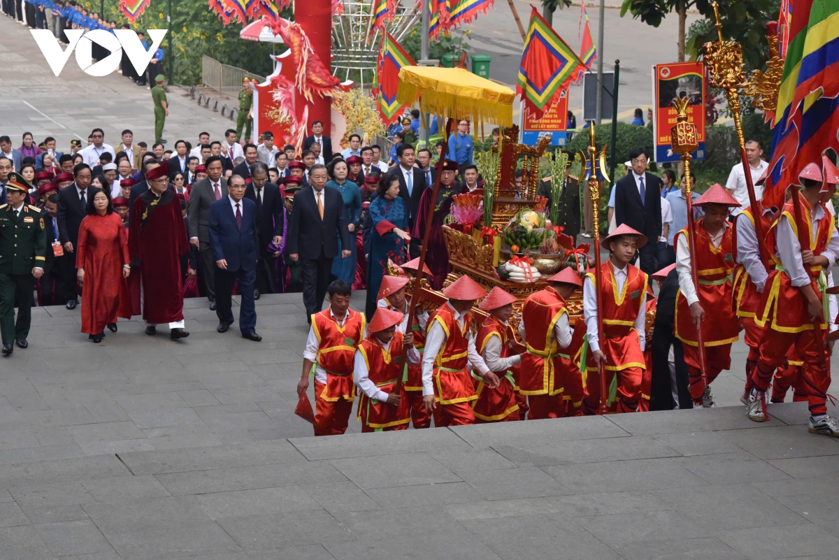 tong bi thu, chu tich nuoc to lam dang huong tuong niem cac vua hung hinh anh 6