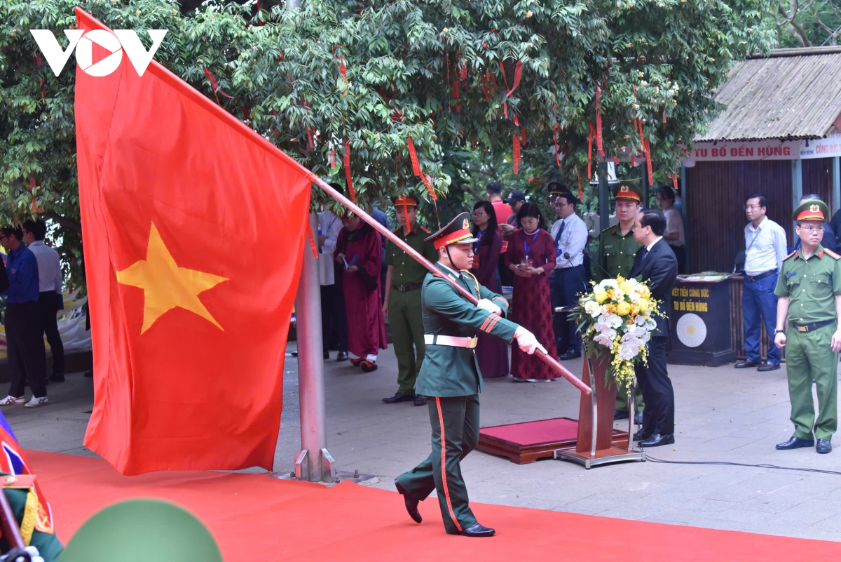 tong bi thu, chu tich nuoc to lam dang huong tuong niem cac vua hung hinh anh 8