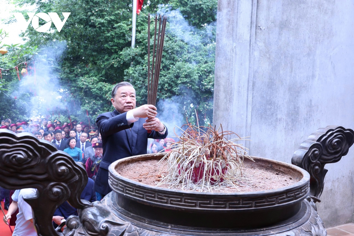 tong bi thu, chu tich nuoc to lam dang huong tuong niem cac vua hung hinh anh 10