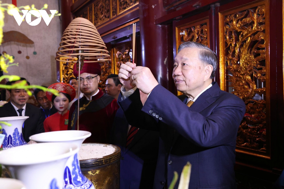 tong bi thu, chu tich nuoc to lam dang huong tuong niem cac vua hung hinh anh 11