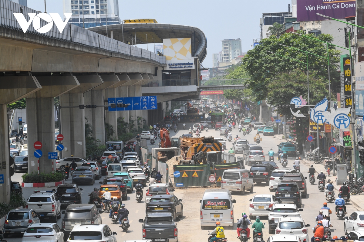  Dem nguoc ngay ve dich tren cong truong du an ha tang thoat nuoc ngam o ha noi hinh anh 12
