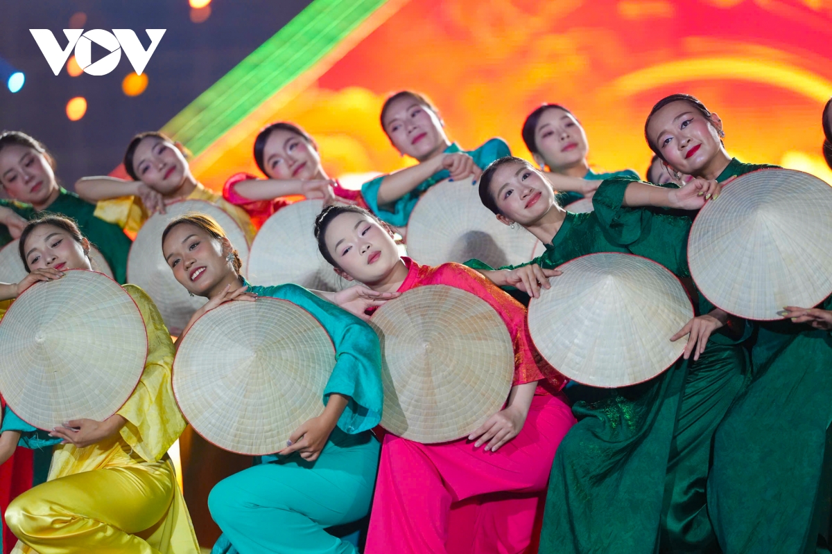 tong duyet chuong trinh nghe thuat thanh am ky nguyen moi hinh anh 6