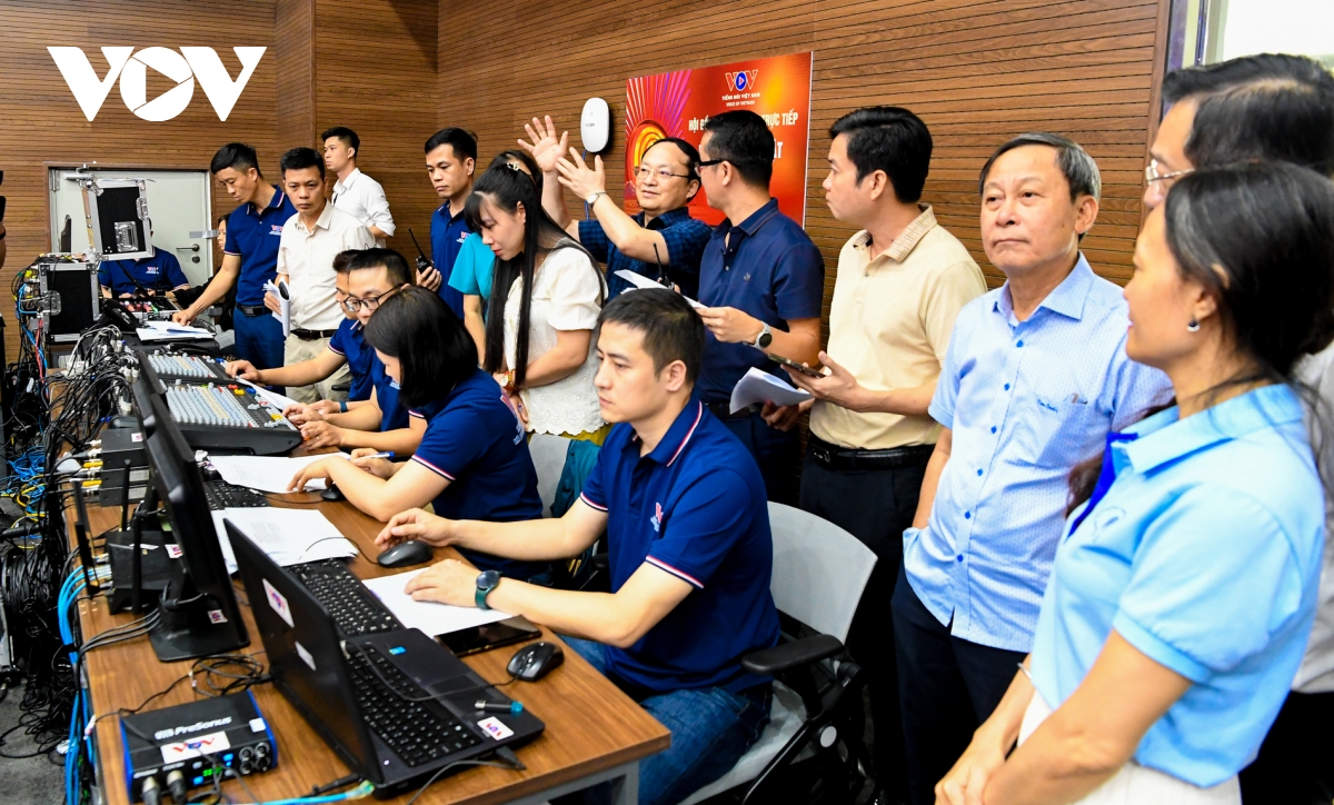 nhung nguoi no luc am tham cho lien hoan phat thanh toan quoc lan thu xvii hinh anh 3