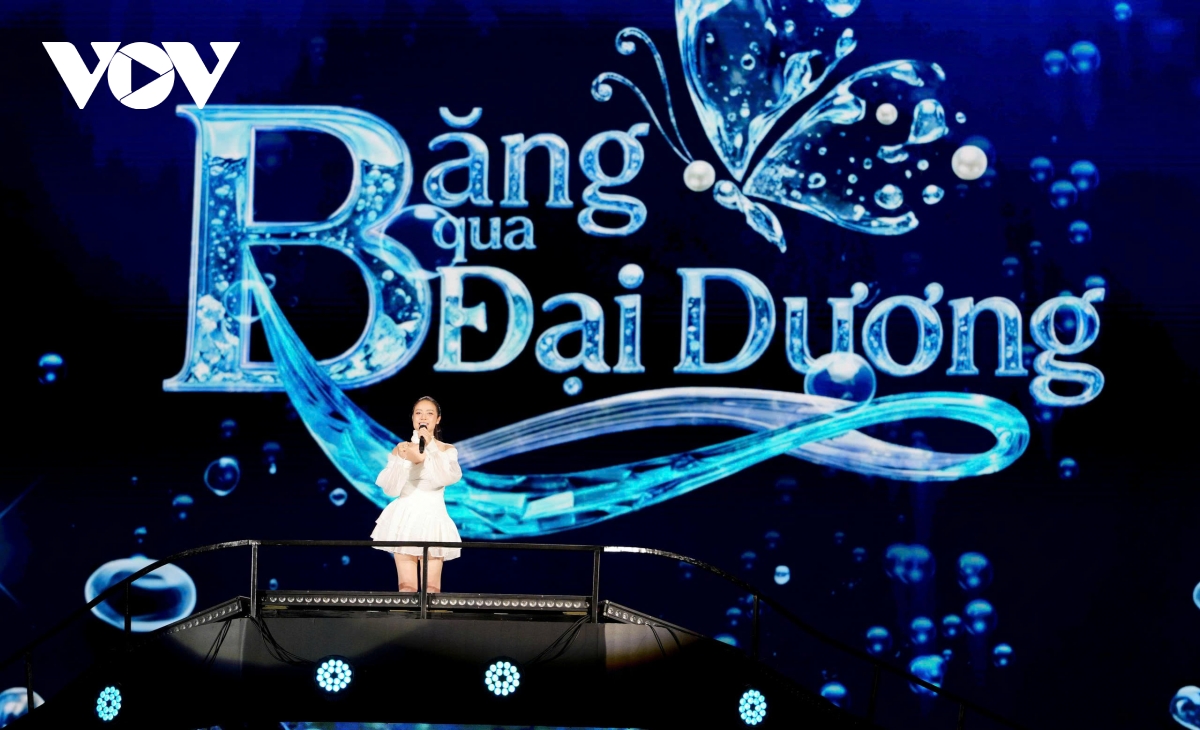 soobin vao vai captain don tim fan, ta loi fan nhi bang mon qua dac biet hinh anh 1