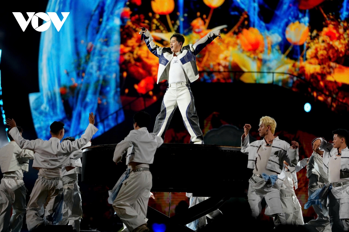 soobin vao vai captain don tim fan, ta loi fan nhi bang mon qua dac biet hinh anh 2