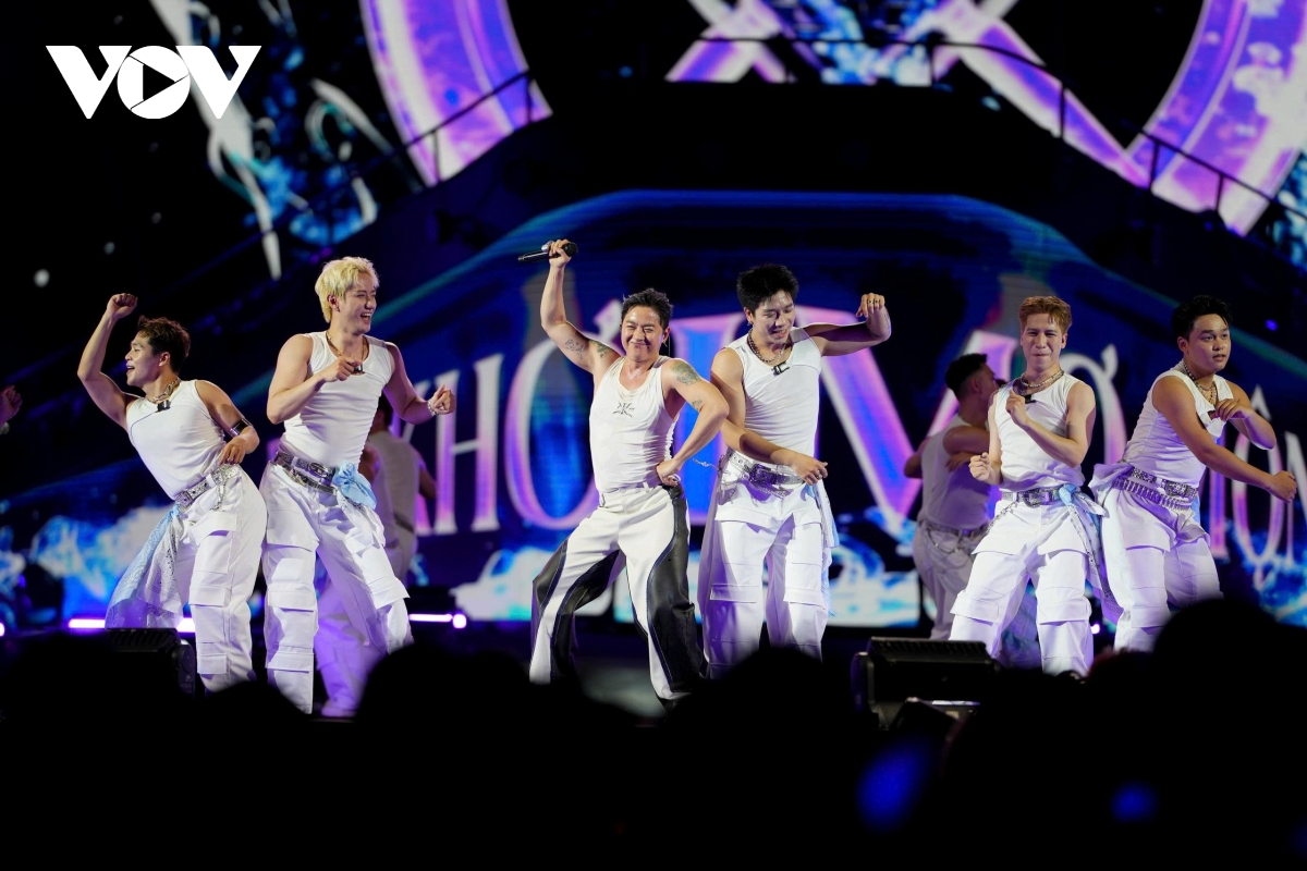 soobin vao vai captain don tim fan, ta loi fan nhi bang mon qua dac biet hinh anh 3