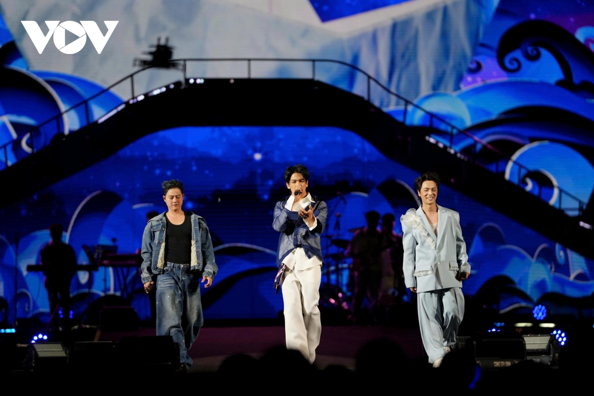 soobin vao vai captain don tim fan, ta loi fan nhi bang mon qua dac biet hinh anh 6