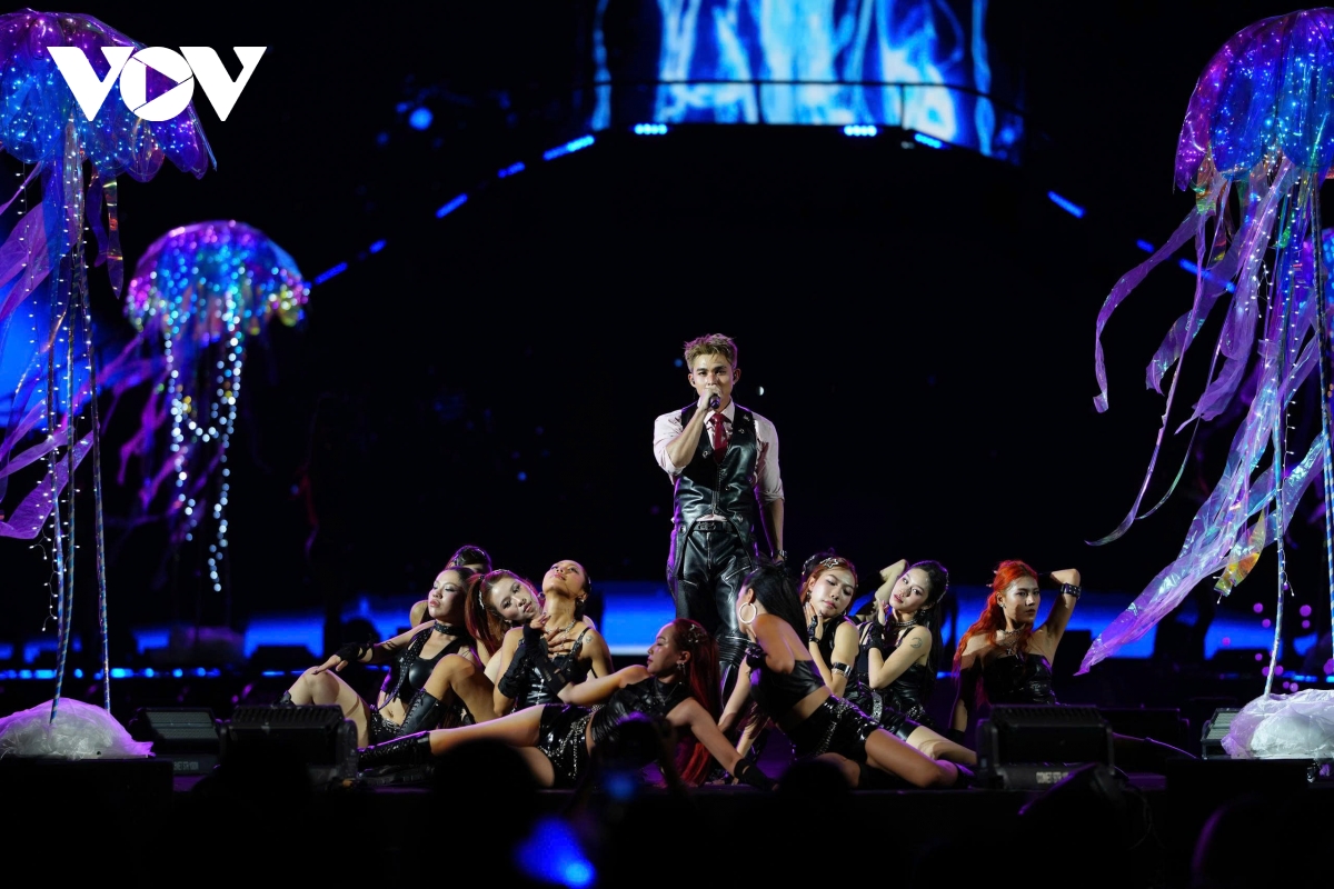 soobin vao vai captain don tim fan, ta loi fan nhi bang mon qua dac biet hinh anh 14