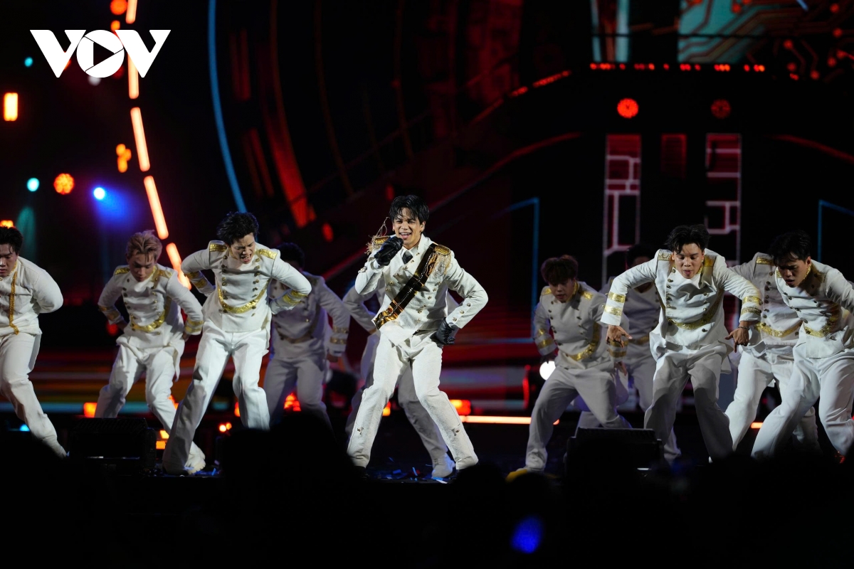 soobin vao vai captain don tim fan, ta loi fan nhi bang mon qua dac biet hinh anh 20