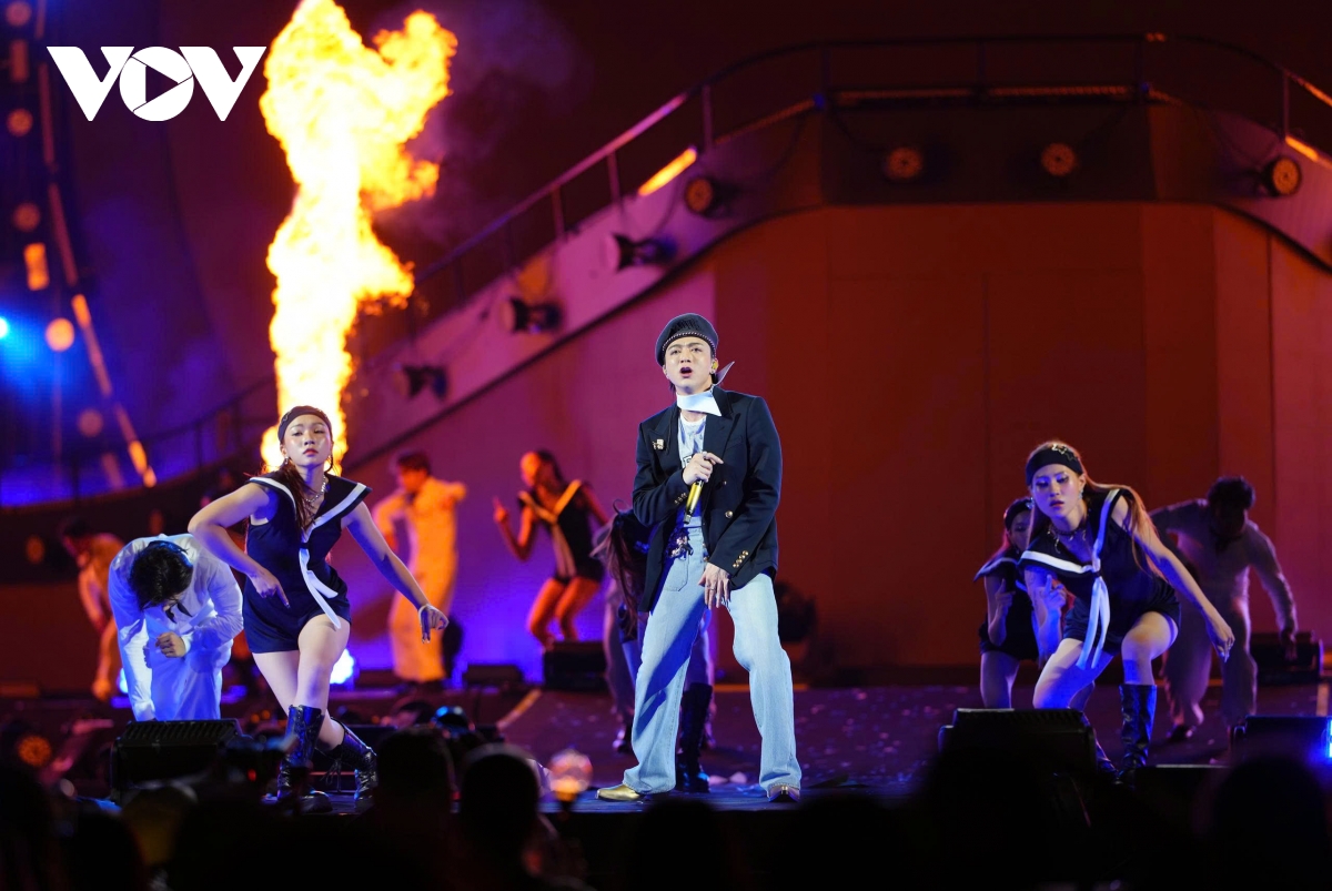 soobin vao vai captain don tim fan, ta loi fan nhi bang mon qua dac biet hinh anh 27