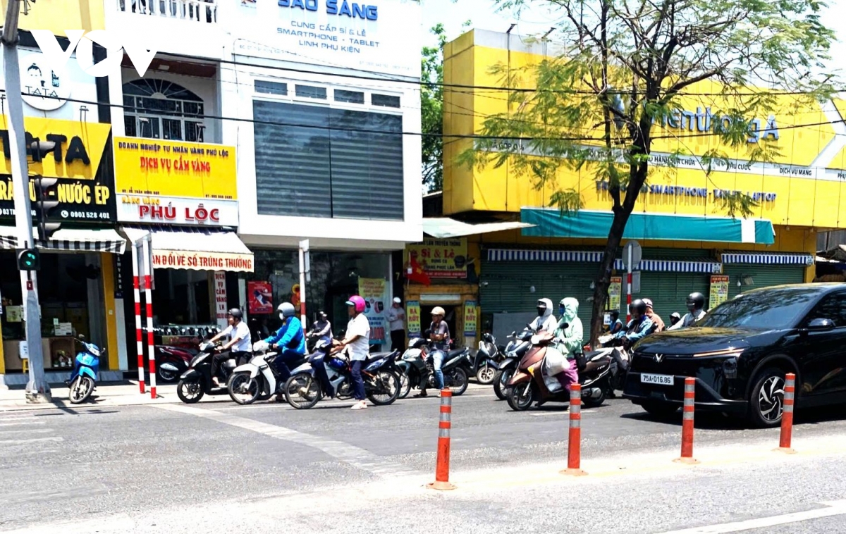 nang nong lam dao lon cuoc song va sinh hoat cua nguoi dan co do hue hinh anh 5