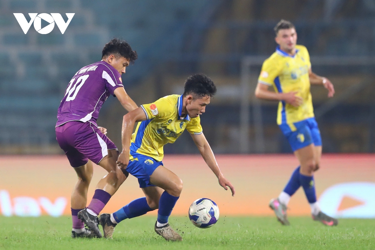 truc tiep ha noi fc 4-2 clb tp.hcm co hoi lien tuc, the tran hap dan hinh anh 3