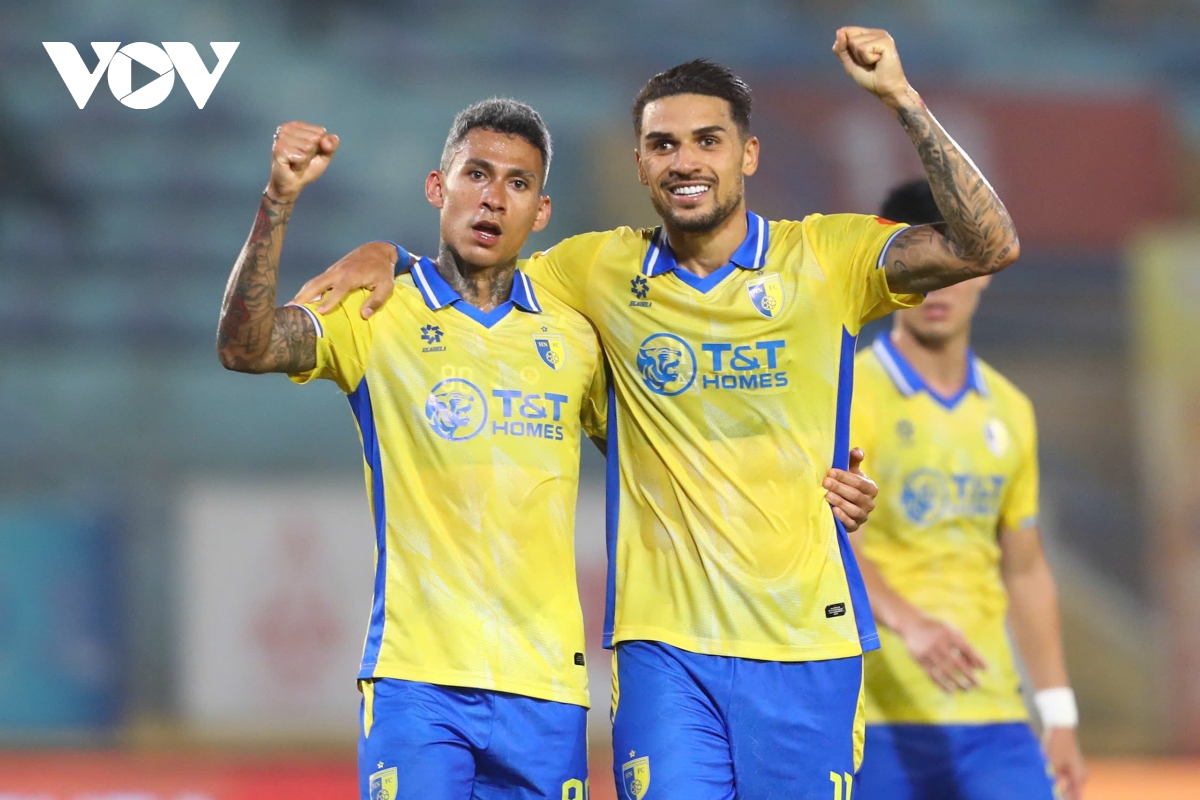 truc tiep ha noi fc 4-2 clb tp.hcm co hoi lien tuc, the tran hap dan hinh anh 1