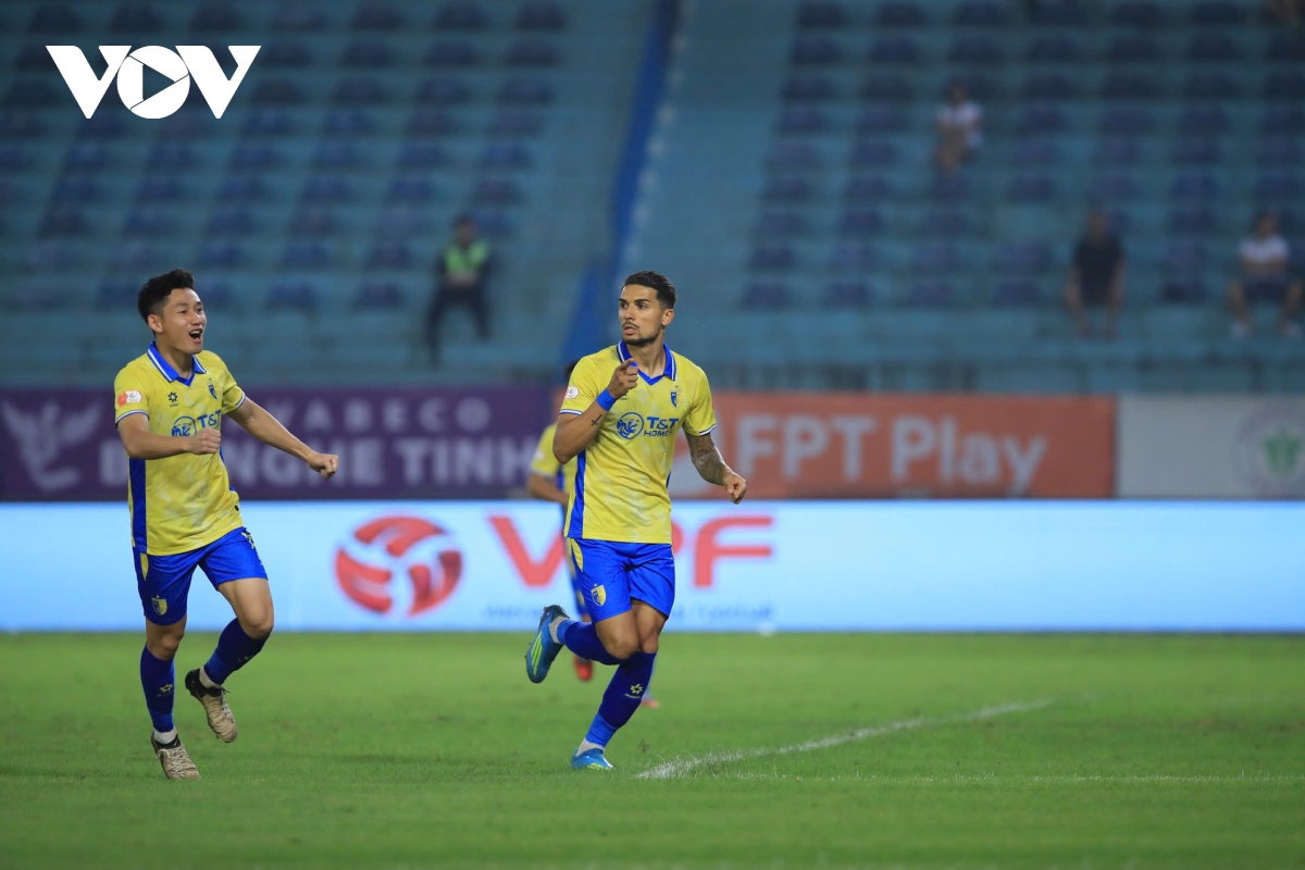 truc tiep ha noi fc 3-1 clb tp.hcm hoang hen va hai long ghi dau an hinh anh 4