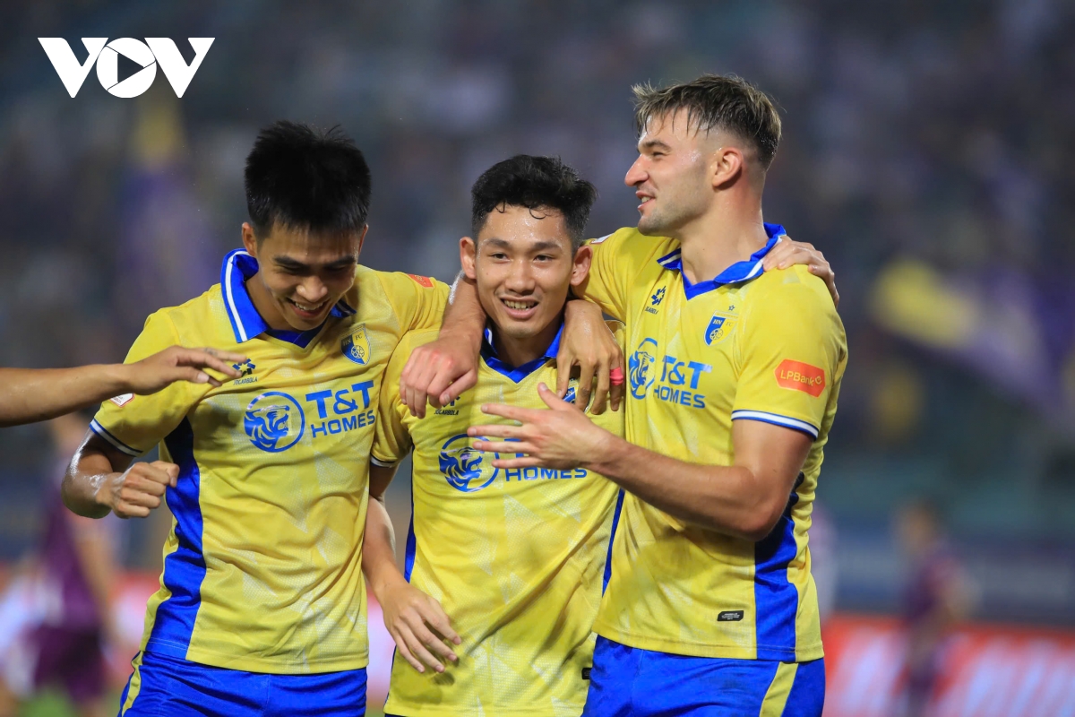 truc tiep ha noi fc 3-1 clb tp.hcm hoang hen va hai long ghi dau an hinh anh 3