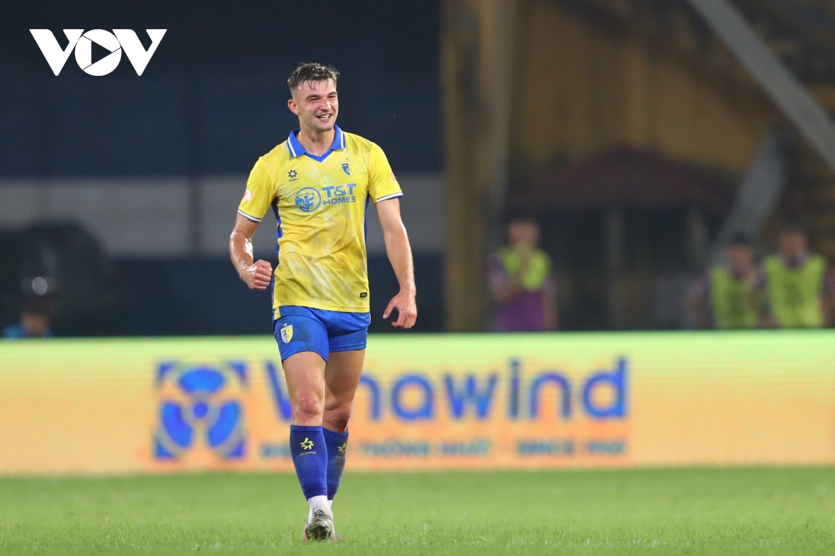 truc tiep ha noi fc 3-1 clb tp.hcm hoang hen va hai long ghi dau an hinh anh 1