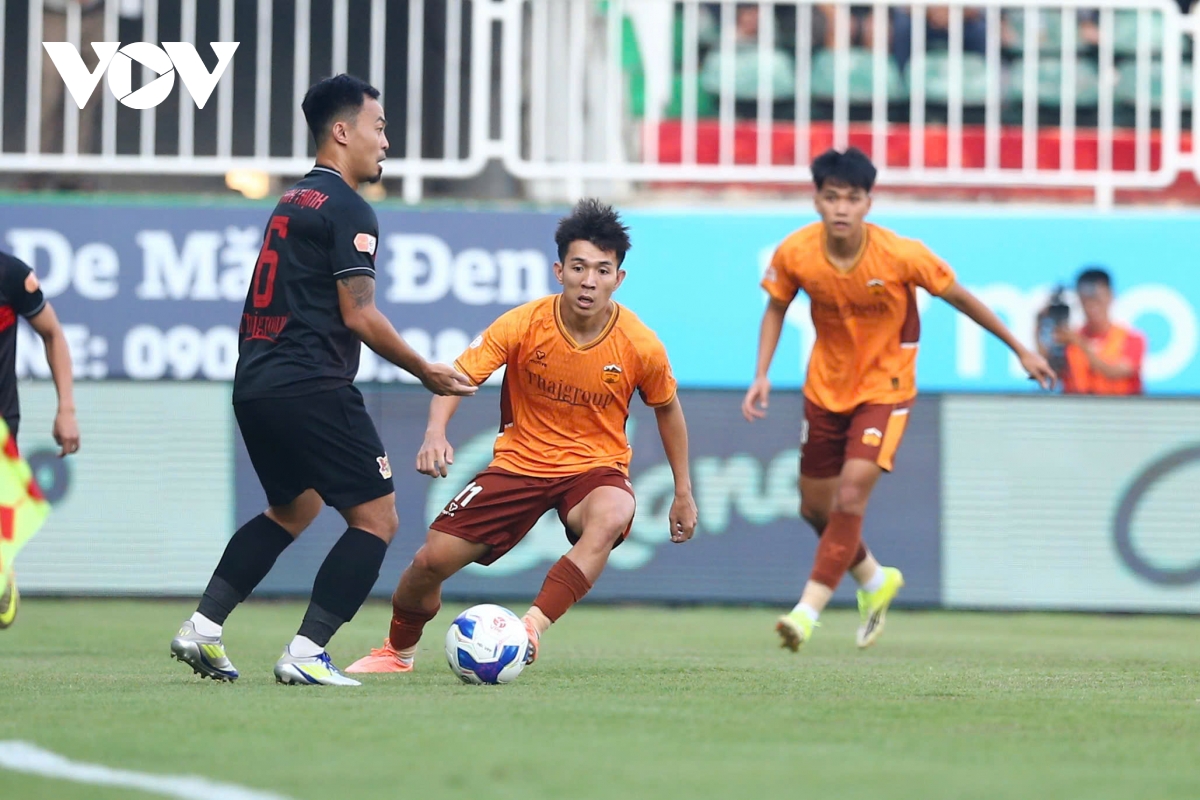 ket qua bong da vong 17 v-league toi 5-4 ninh binh nguoc dong thang hagl hinh anh 7