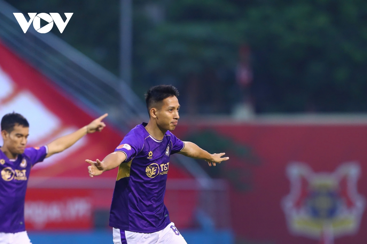 ket qua bong da hom nay 24 4 ha noi fc thang ninh binh, ap sat top ba v-league hinh anh 21