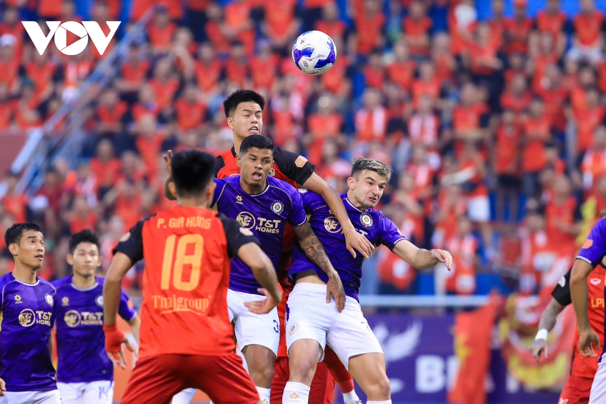 ket qua bong da hom nay 24 4 ha noi fc thang ninh binh, ap sat top ba v-league hinh anh 27