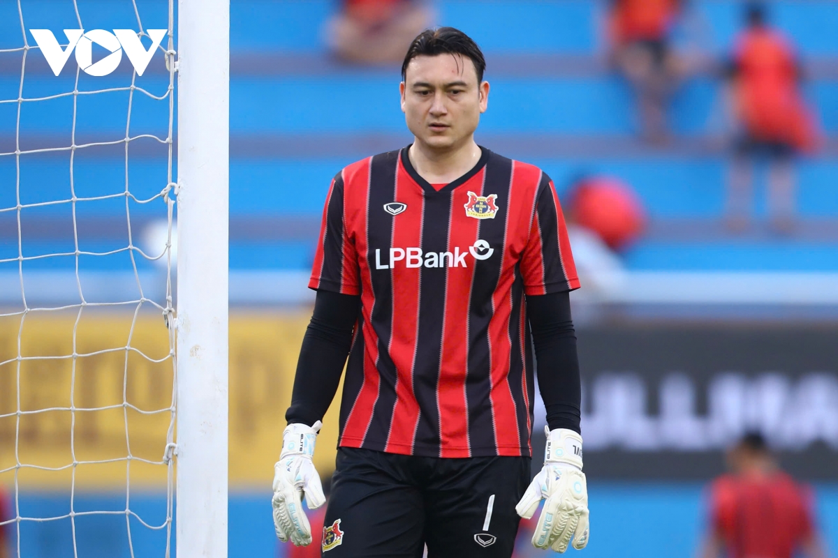 ket qua bong da hom nay 24 4 ha noi fc thang ninh binh, ap sat top ba v-league hinh anh 8