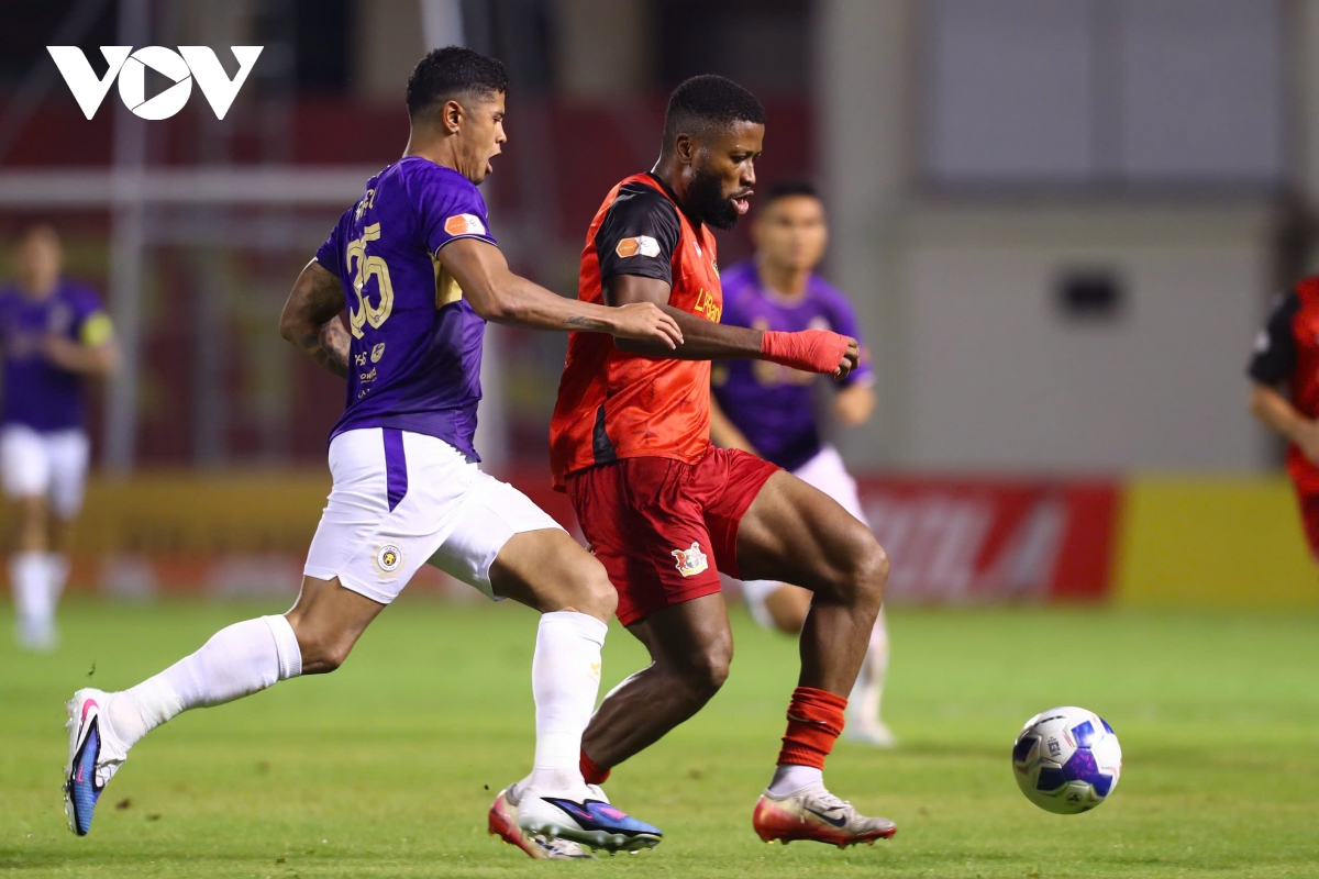 van quyet ghi ban, ha noi fc sang cua vao top ba v-league hinh anh 11