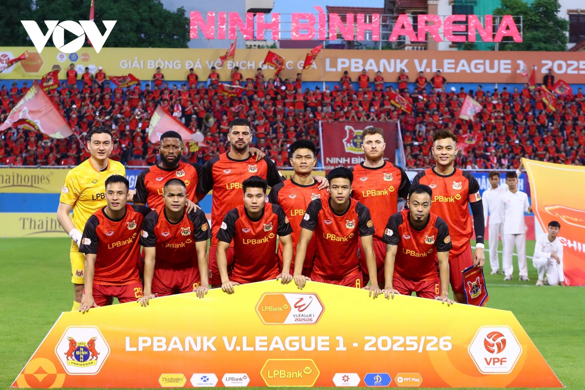 van quyet ghi ban, ha noi fc sang cua vao top ba v-league hinh anh 2