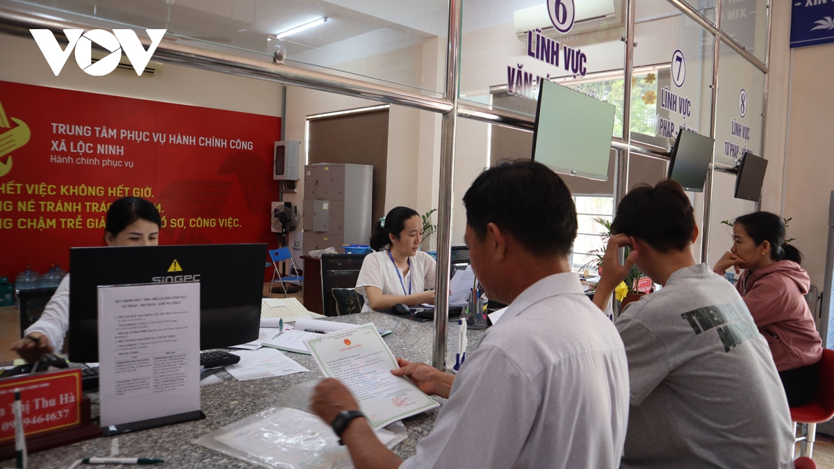 Dong nai dong loat cong bo thanh lap 10 phuong moi trong ngay 30 4 lich su hinh anh 2