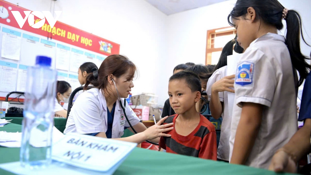 bao Dien tu tieng noi viet nam to chuc chuong trinh thien nguyen tai son la hinh anh 10