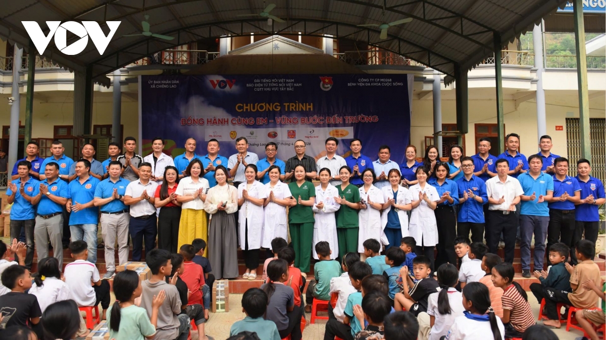 bao Dien tu tieng noi viet nam to chuc chuong trinh thien nguyen tai son la hinh anh 12