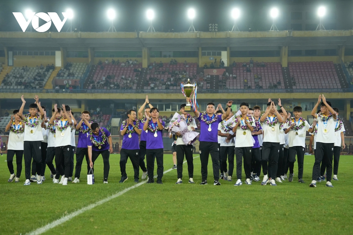 nhung nha vo dich u15 quoc gia 2026 nhan vinh du dac biet hinh anh 5