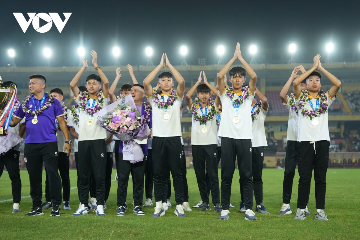 nhung nha vo dich u15 quoc gia 2026 nhan vinh du dac biet hinh anh 4