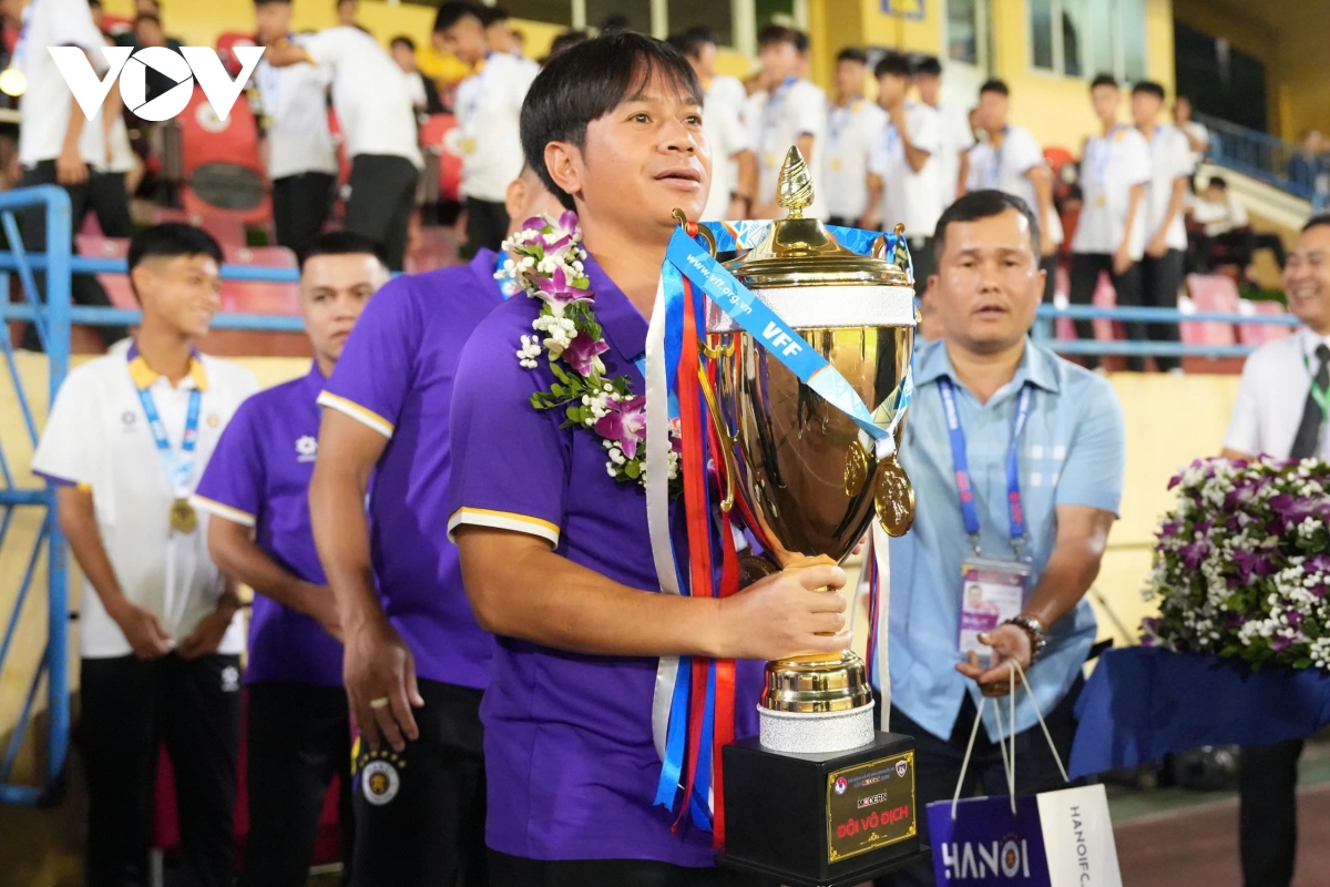 nhung nha vo dich u15 quoc gia 2026 nhan vinh du dac biet hinh anh 2